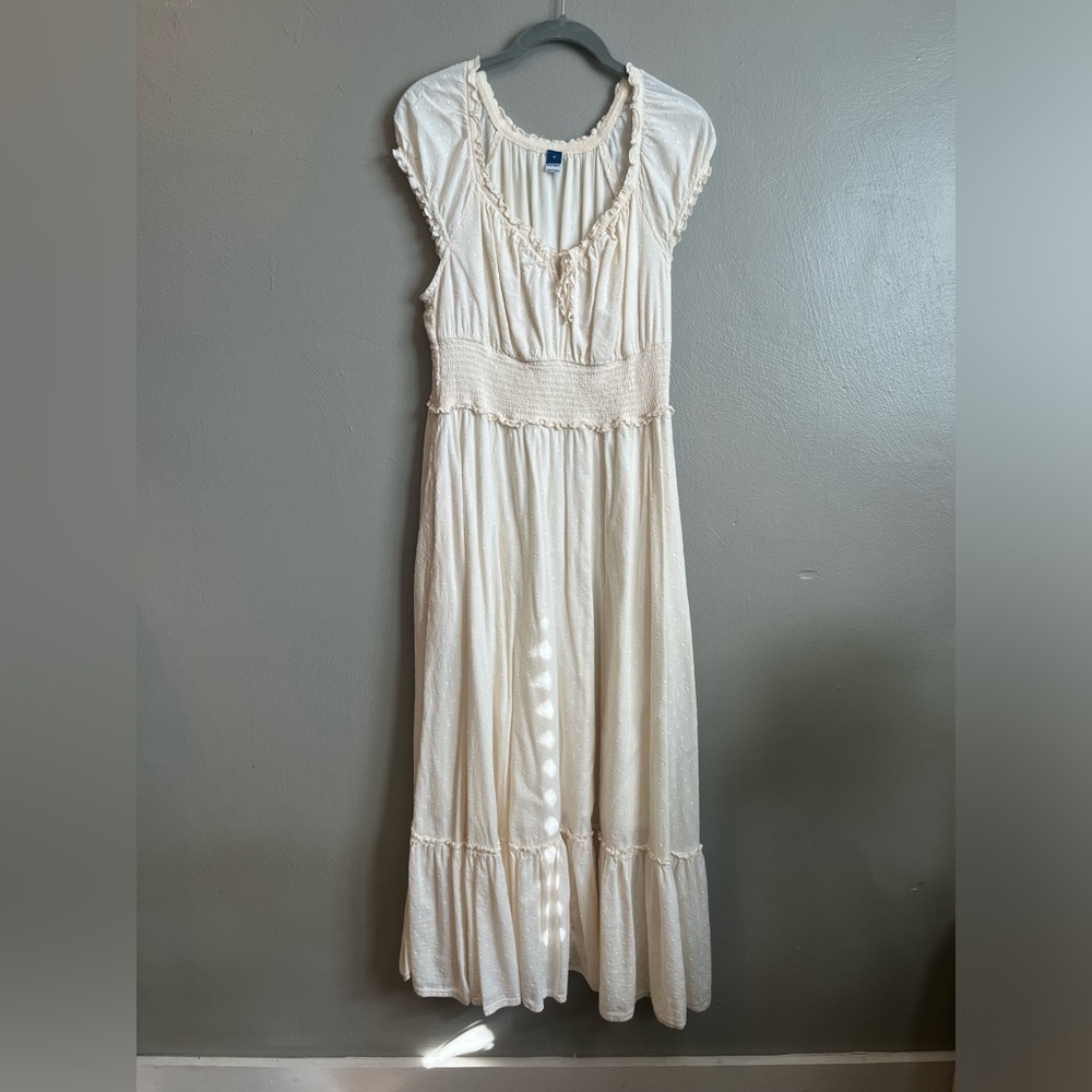 Old Navy cream dotted maxi dress / size M